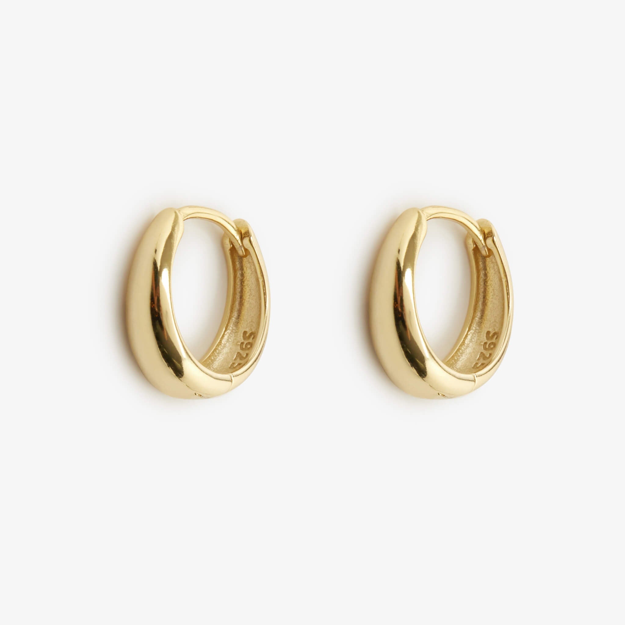 gold oval hoop earrings