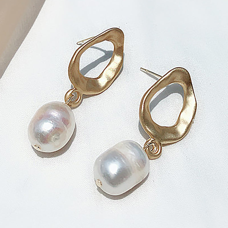 Circular Freshwater Pearl Earrings