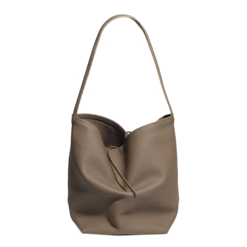 Valentina Aria Large bucket bag in Beige, detail