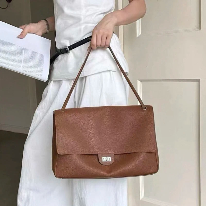 Valentina Brio Mini tote in Army Green, detail
