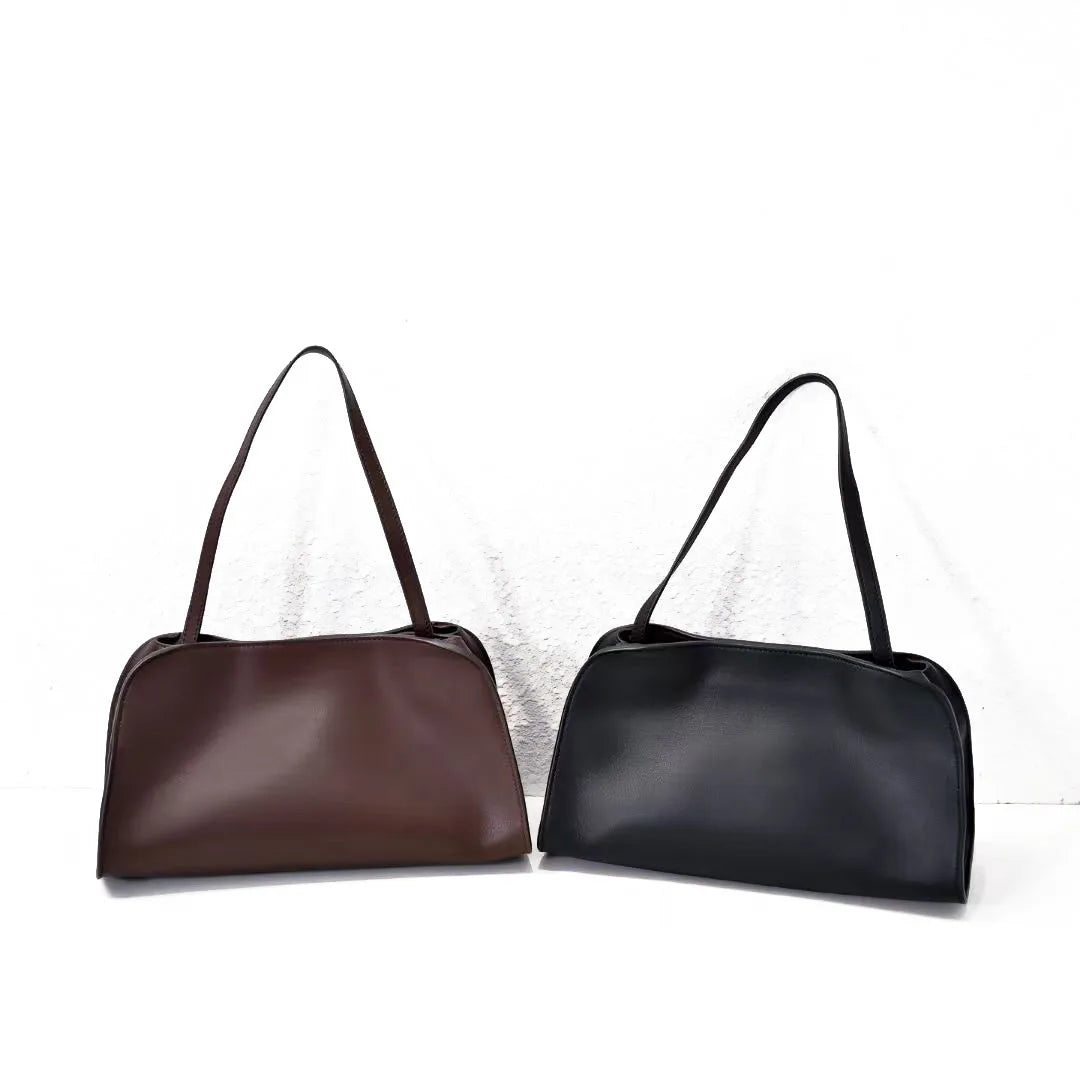 Valentina Sabbia tote in Black, side view