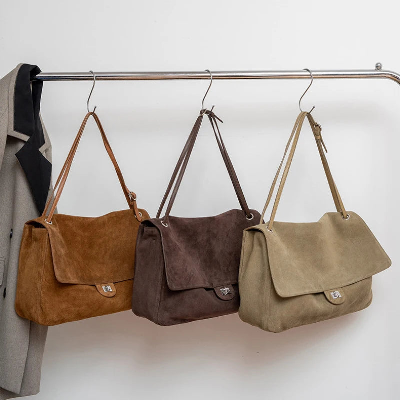 Valentina Brio Small tote in Black, interior