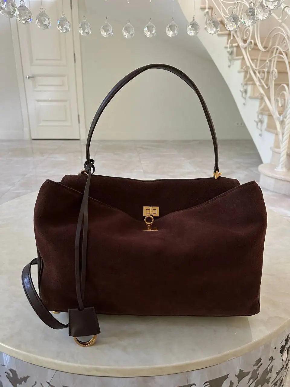 Valentina Dolce Medium tote in Coffee, detail