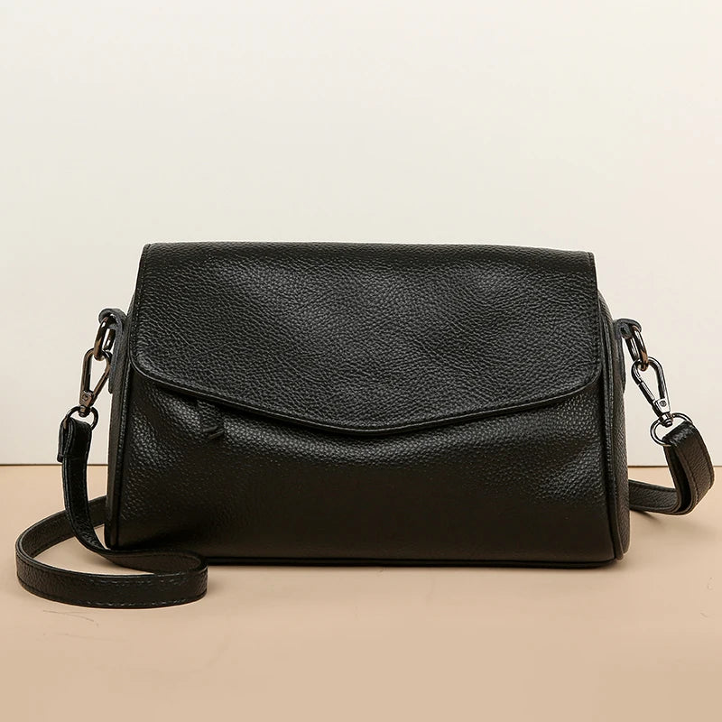 Valentina Fumo tote in Black, front view