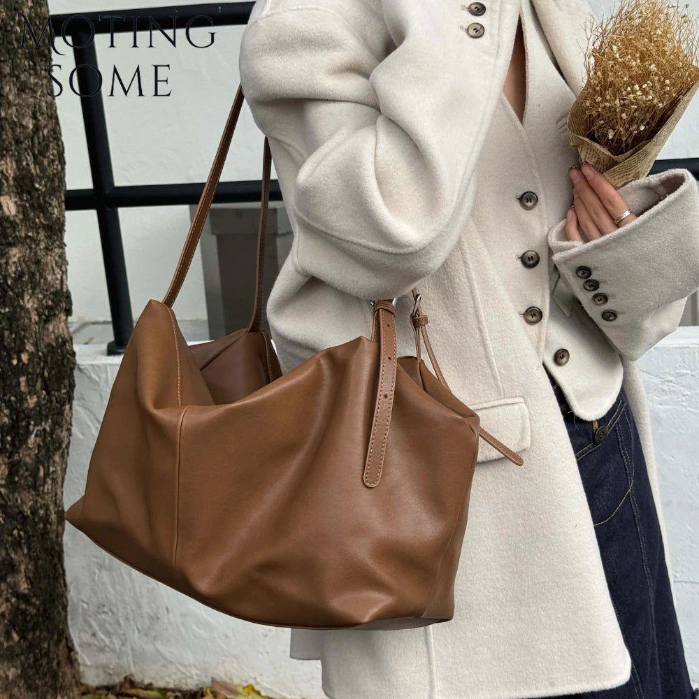 Valentina Velluto Small hobo in Caramel, front view