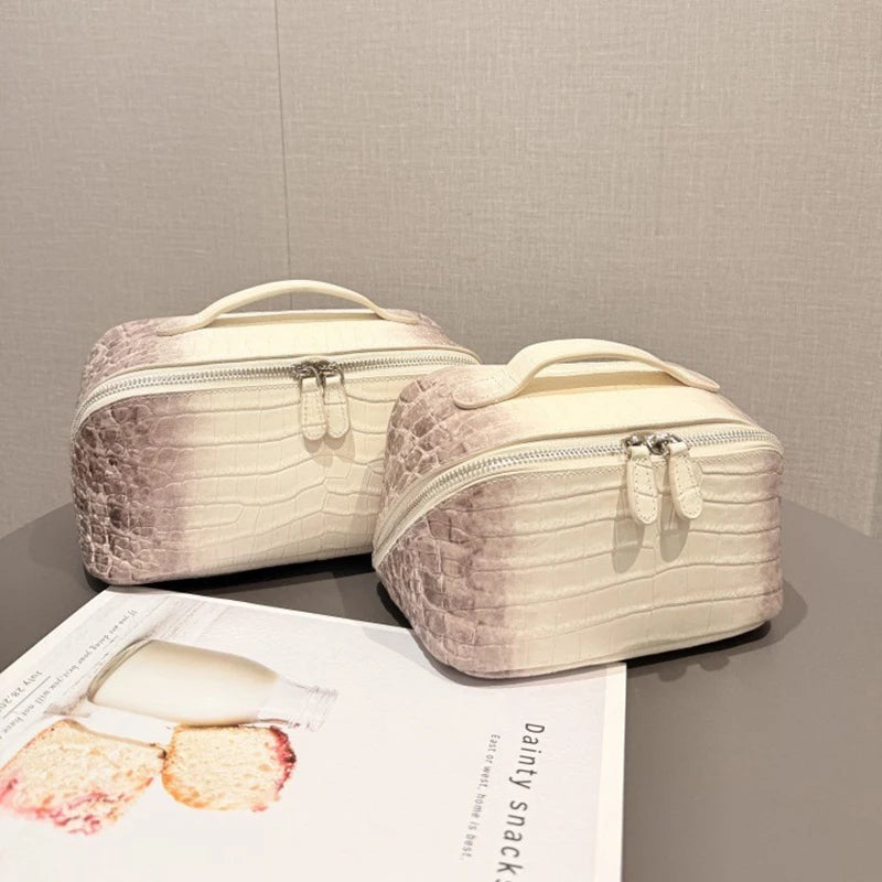 Valentina Varenna Large vanity case in Silver, interior
