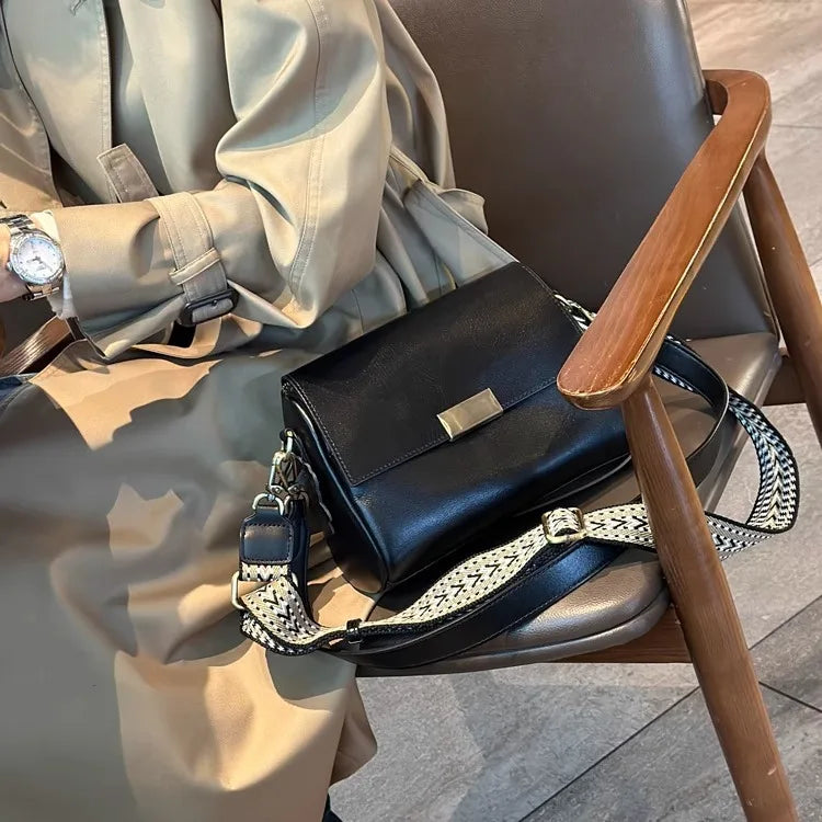 Valentina Cedro crossbody bag in Black