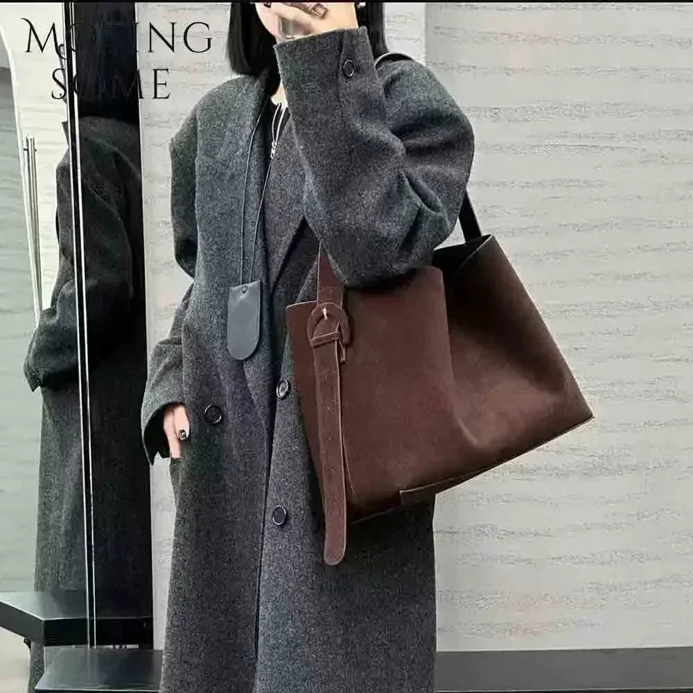 Valentina Elba Small tote in Brown, detail