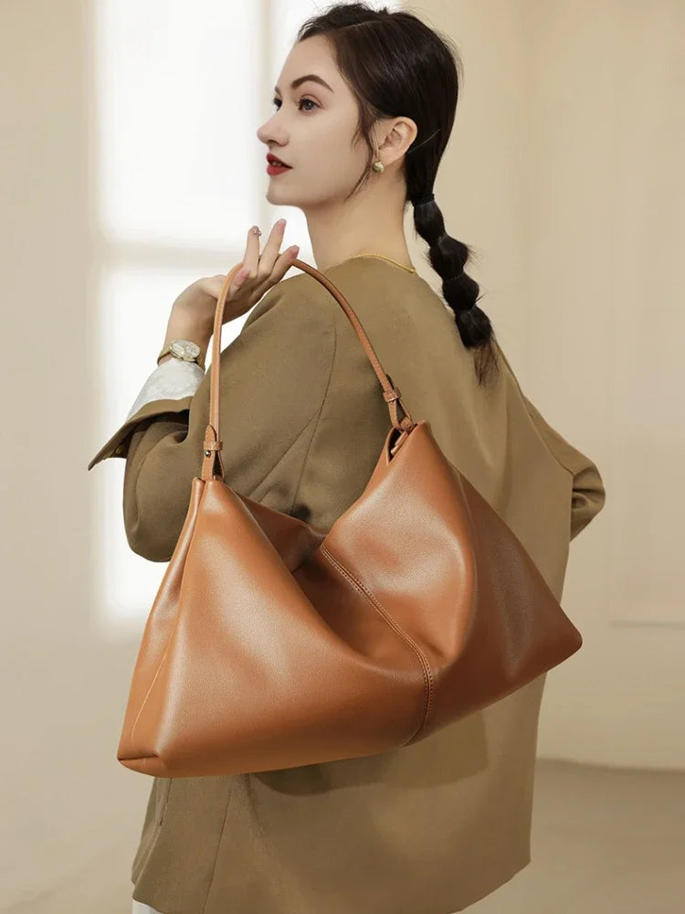 Valentina Assisi tote in Caramel, interior