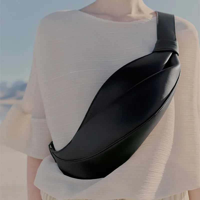 Valentina Mare bowling bag in White, detail