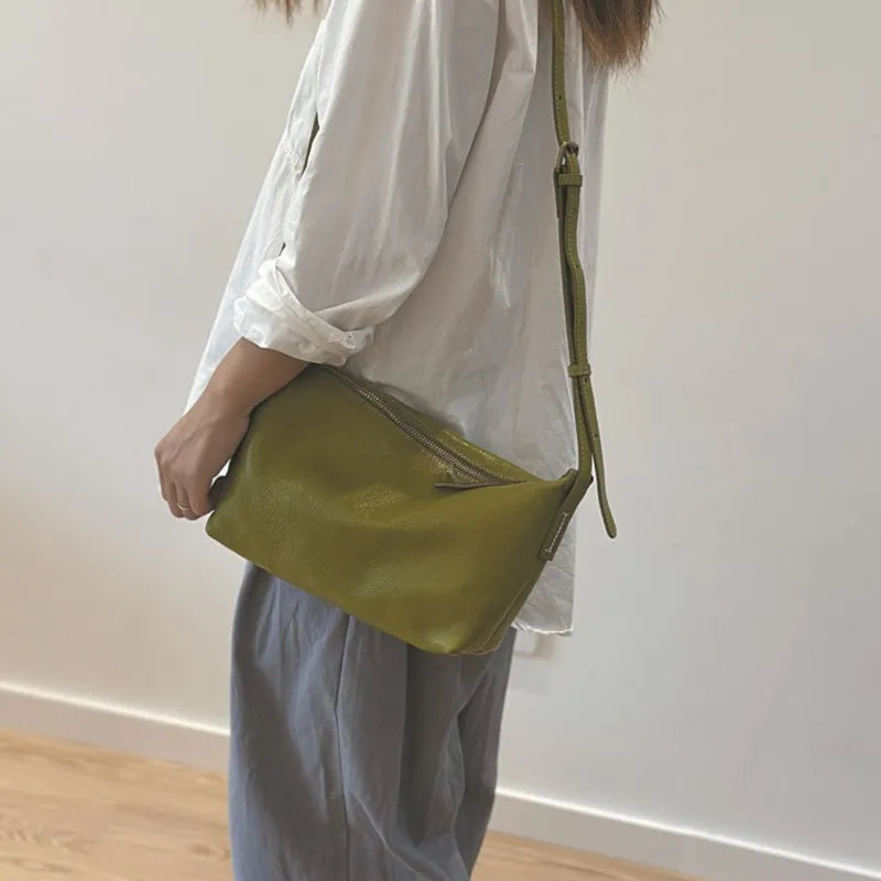 Valentina Seta crossbody bag in Terracotta, detail