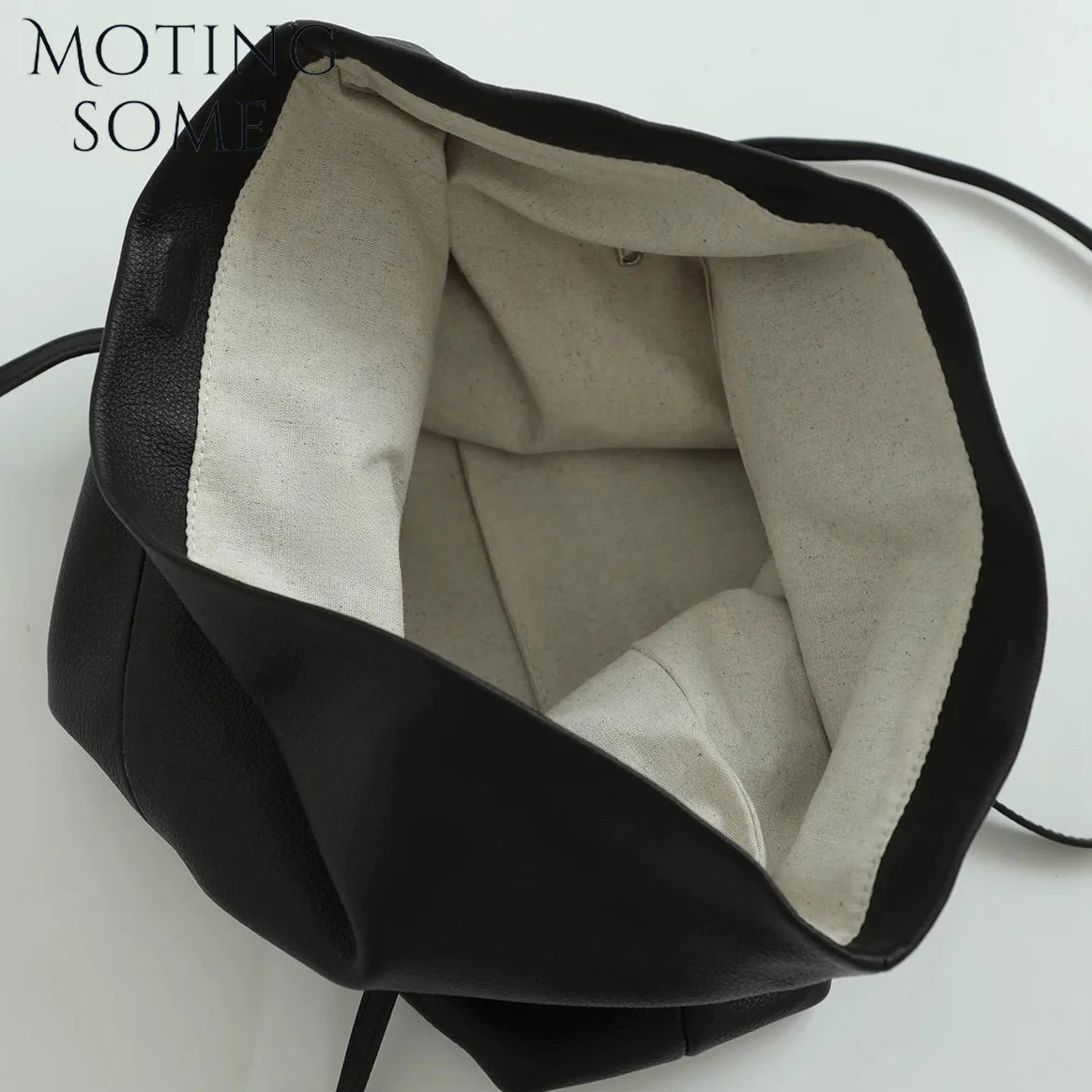 Valentina Ambra tote in Black, back view