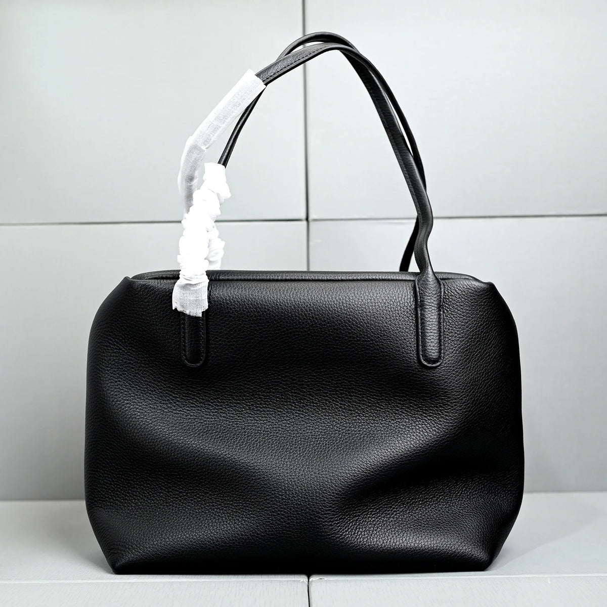 Valentina Pavia bowling bag in Black