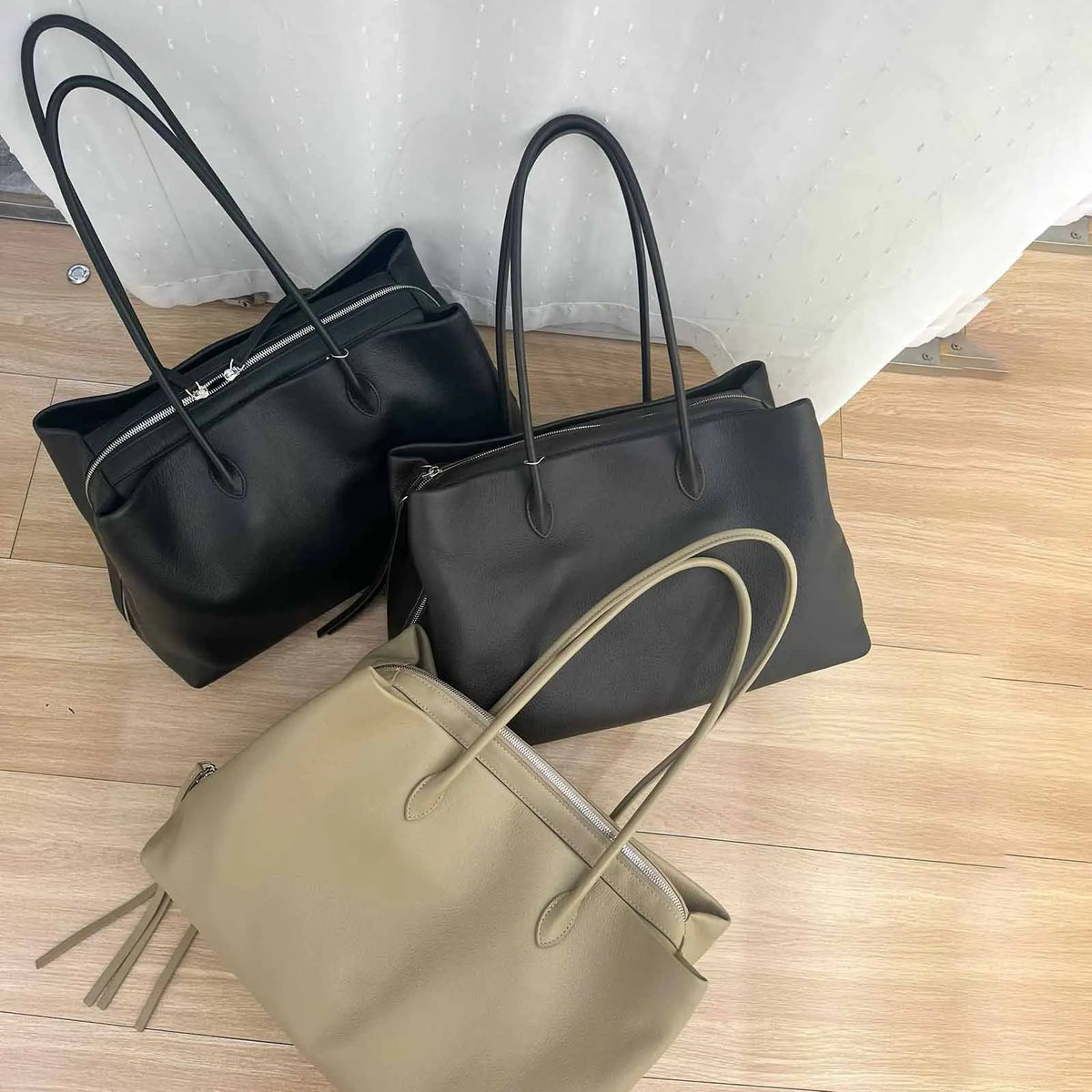 Valentina Nebbia tote in Coffee, side view