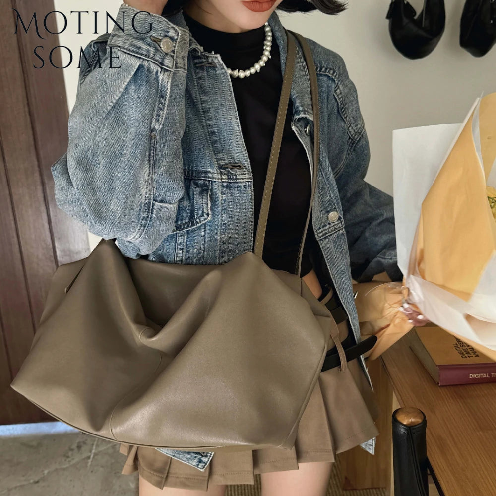 Valentina Velluto Small hobo in Caramel, side view