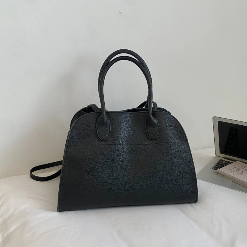 Valentina Oro tote in Pebbled Black