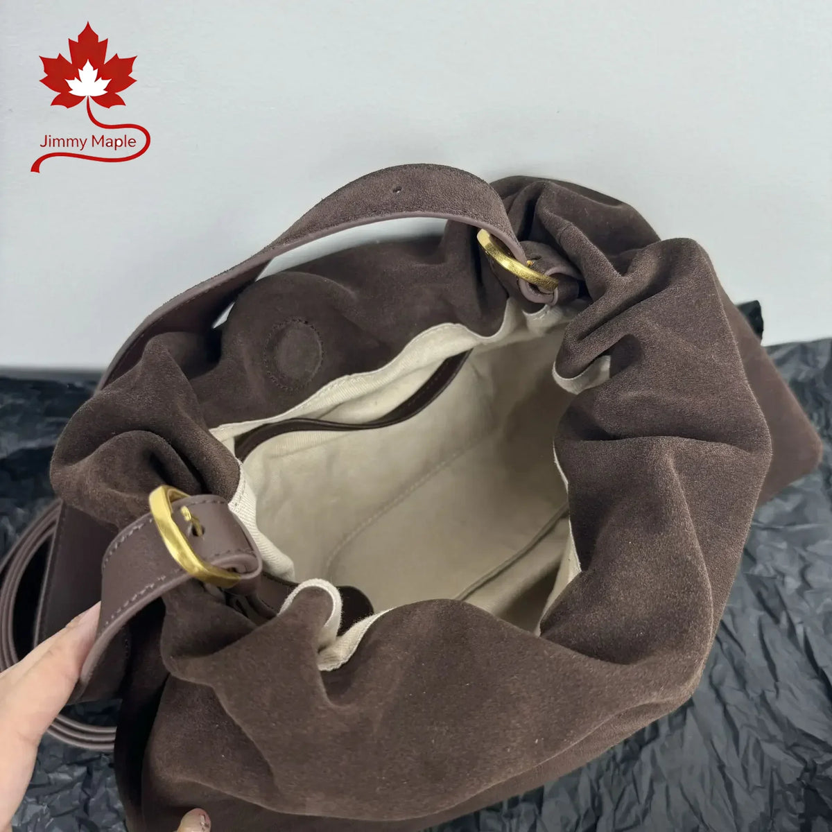 Valentina Cielo tote in Khaki, worn