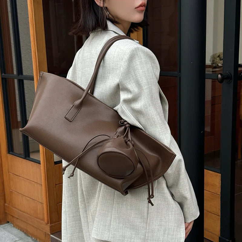 Valentina Noce tote in Mocha