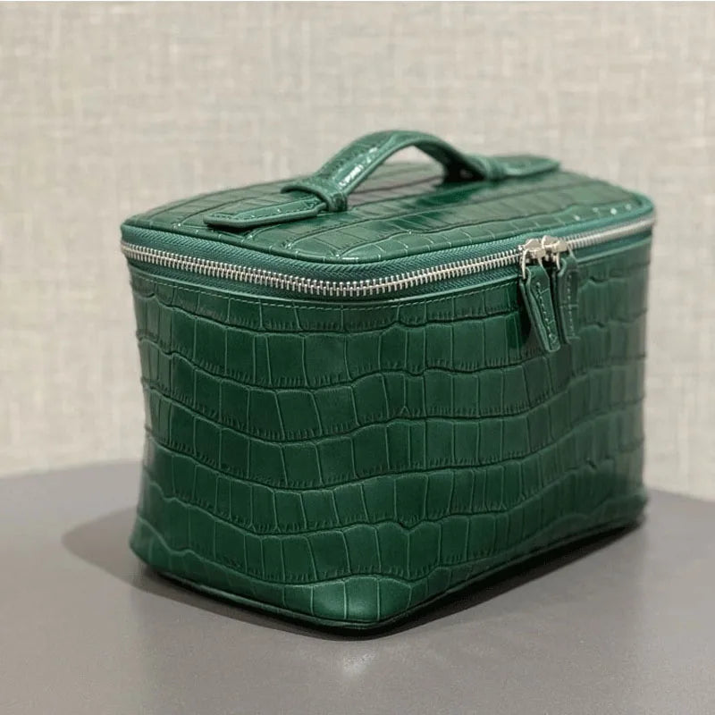 Valentina Bellagio vanity case in Brown, side view
