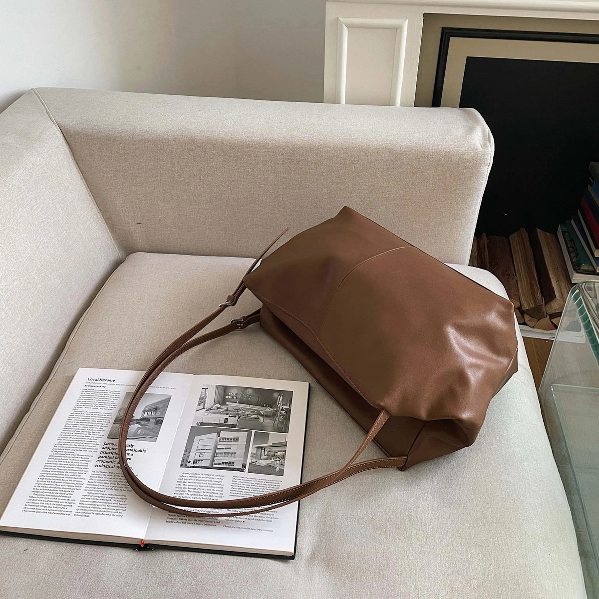 Valentina Velluto Large hobo in Caramel, interior