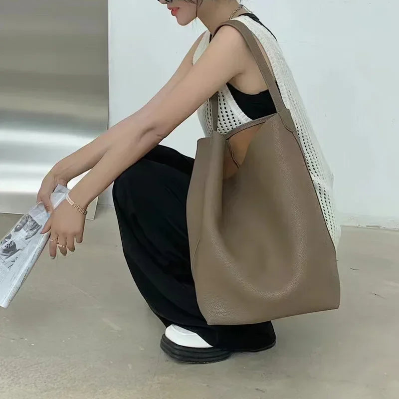 Valentina Tela Small bucket bag in Grey