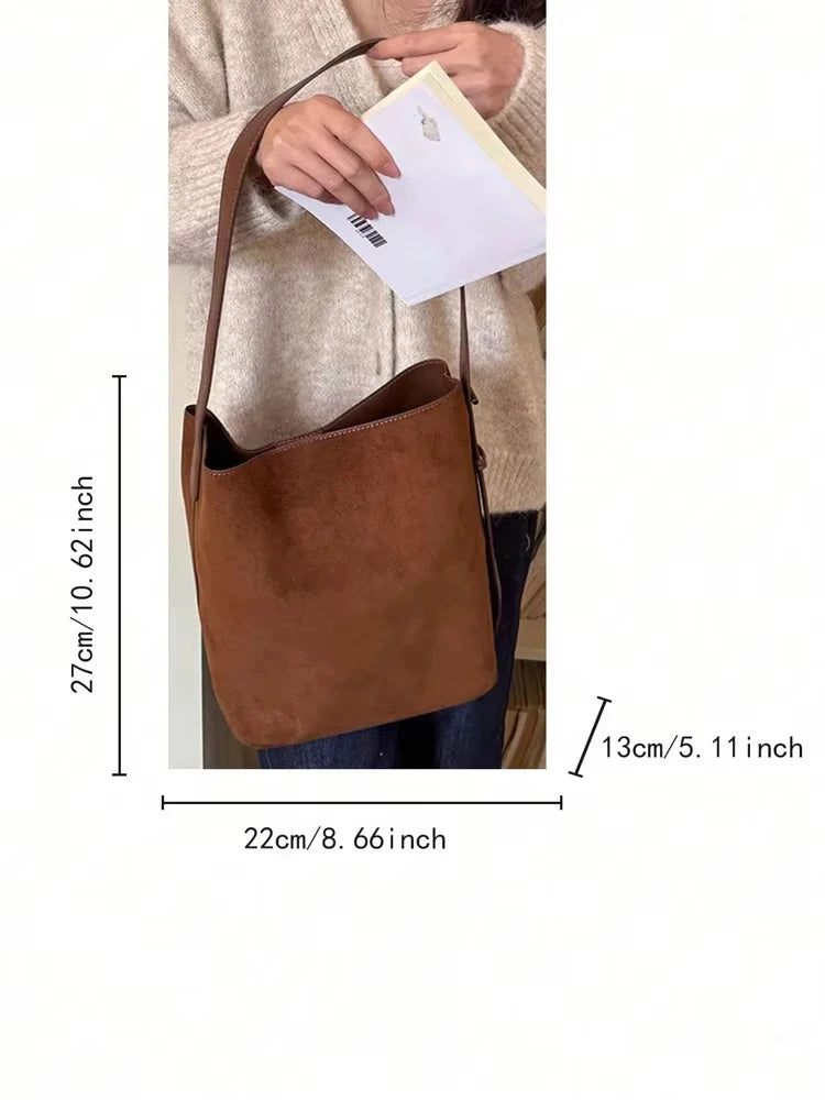 Valentina Bari tote in Chocolate, worn