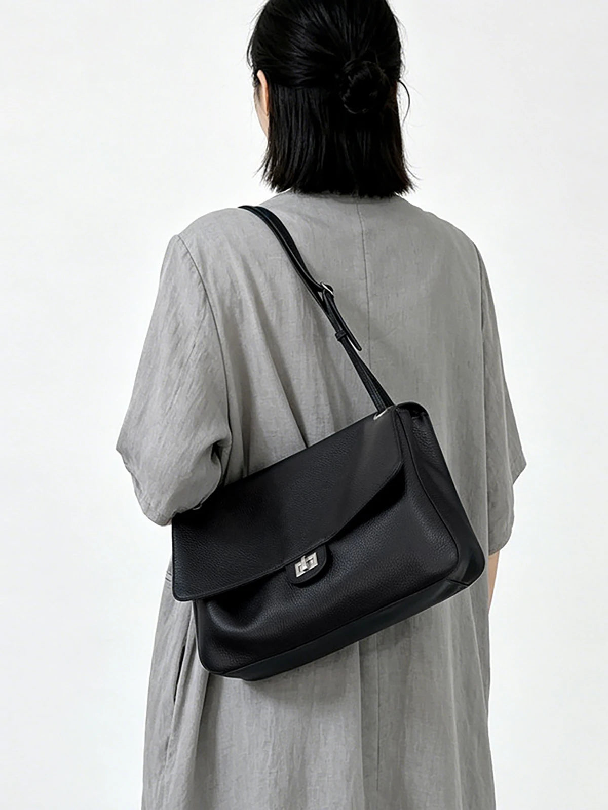 Valentina Fiume Large tote in Taupe, front view