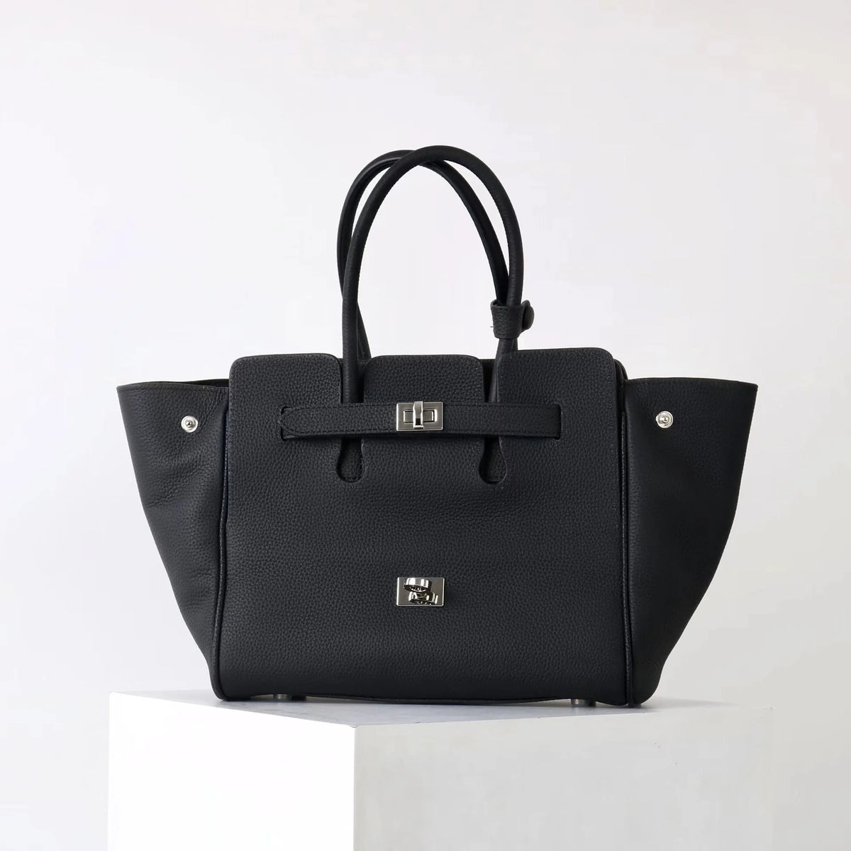 Valentina Capua tote in Coffee, worn