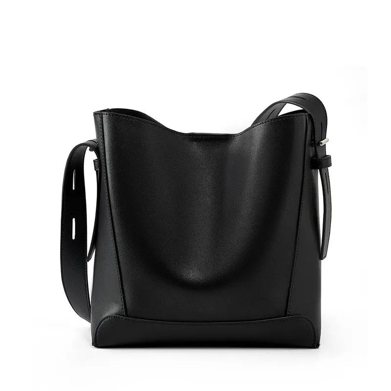 Valentina Calce bucket bag in Black