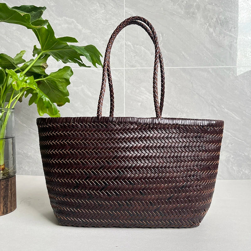 Valentina Noto Small tote in Burgundy, detail