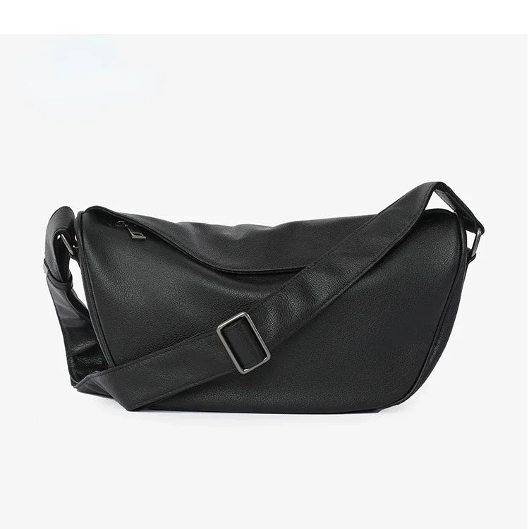 Valentina Zona saddle bag in Black