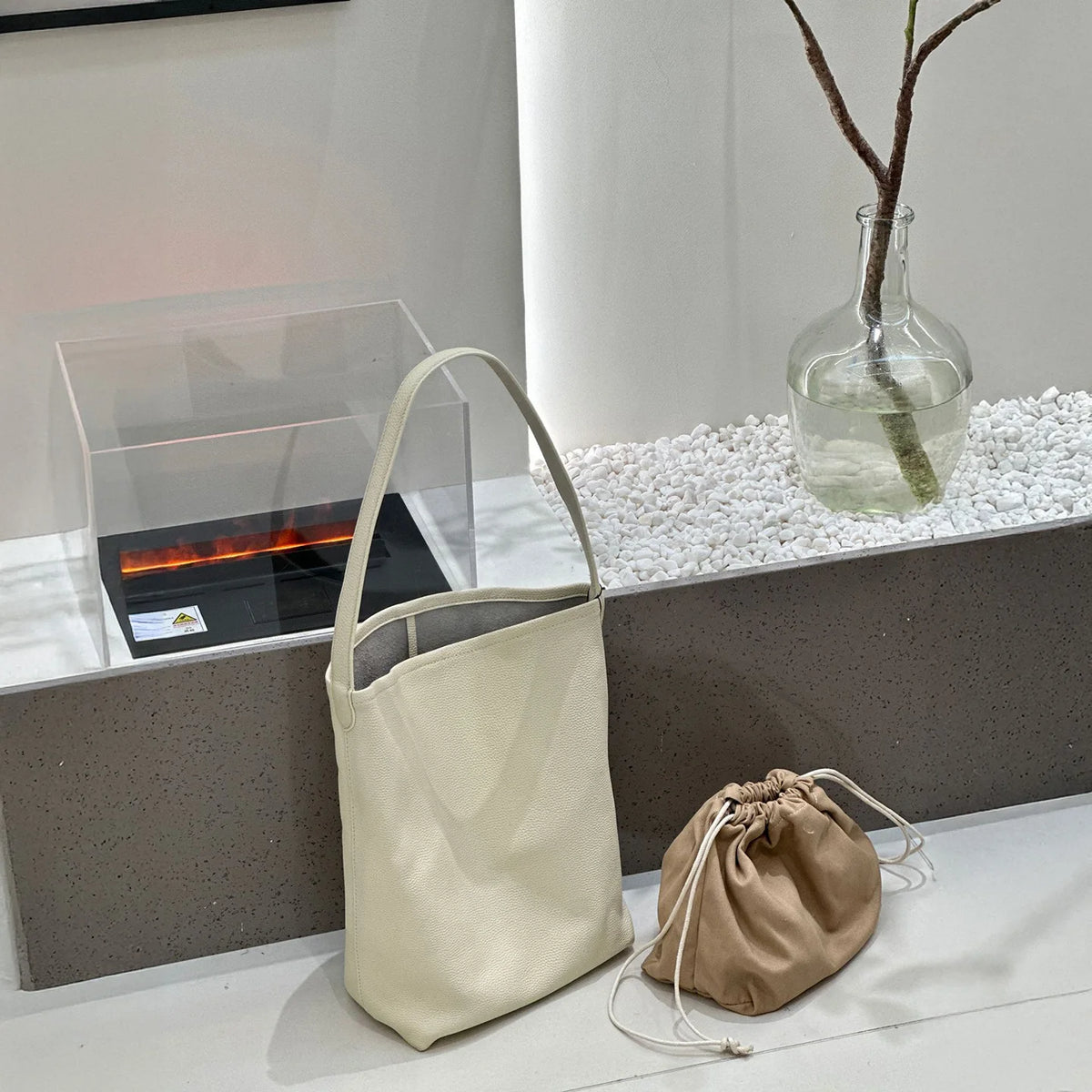 Valentina Aria Large bucket bag in Beige