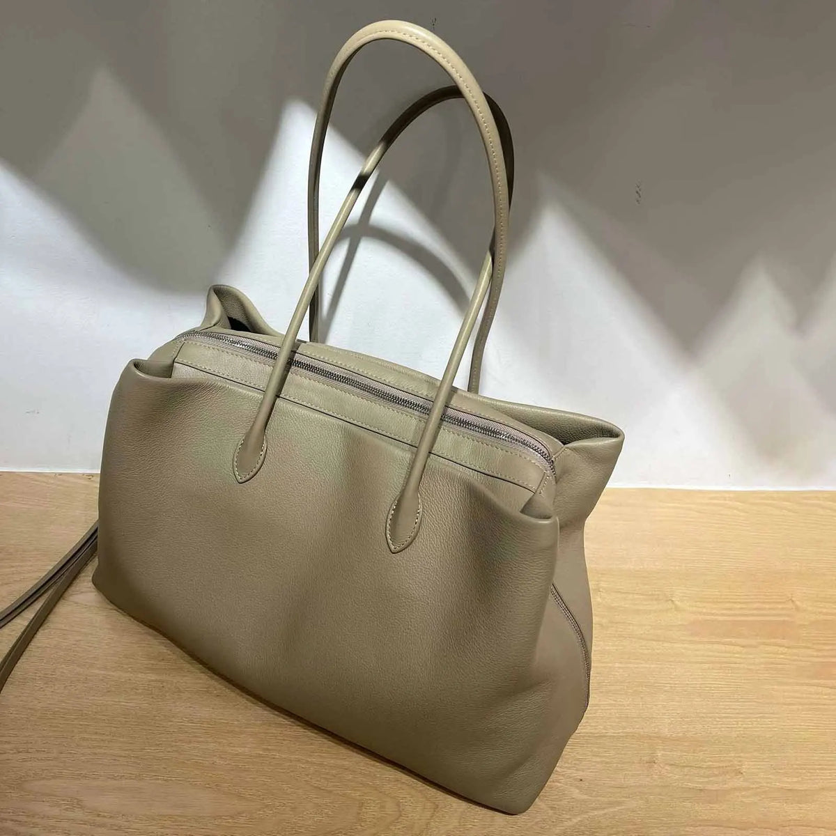 Valentina Nebbia tote in Khaki