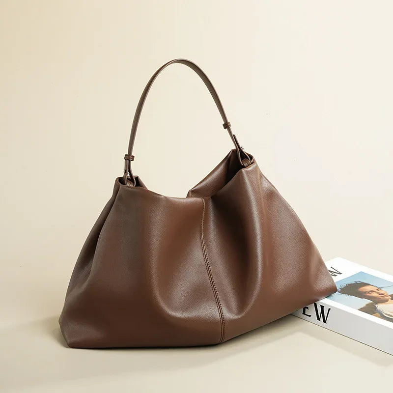 Valentina Assisi tote in Caramel, side view