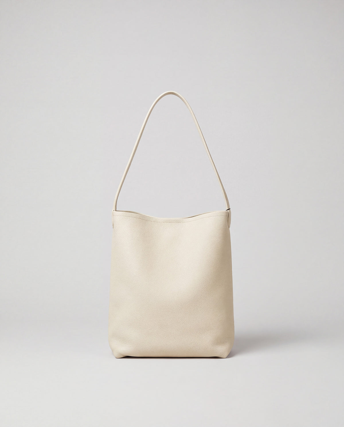 Aria Medium bag in Cream – front view