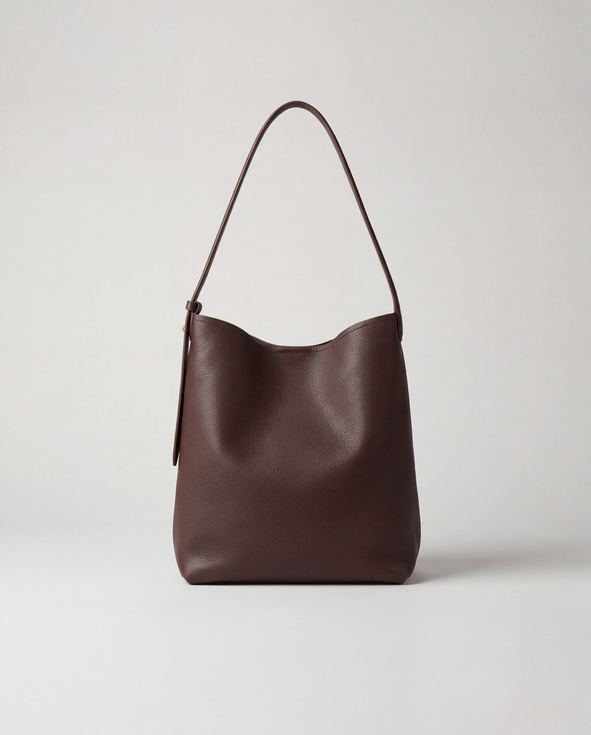 Aria Large bag in Chocolate – front view