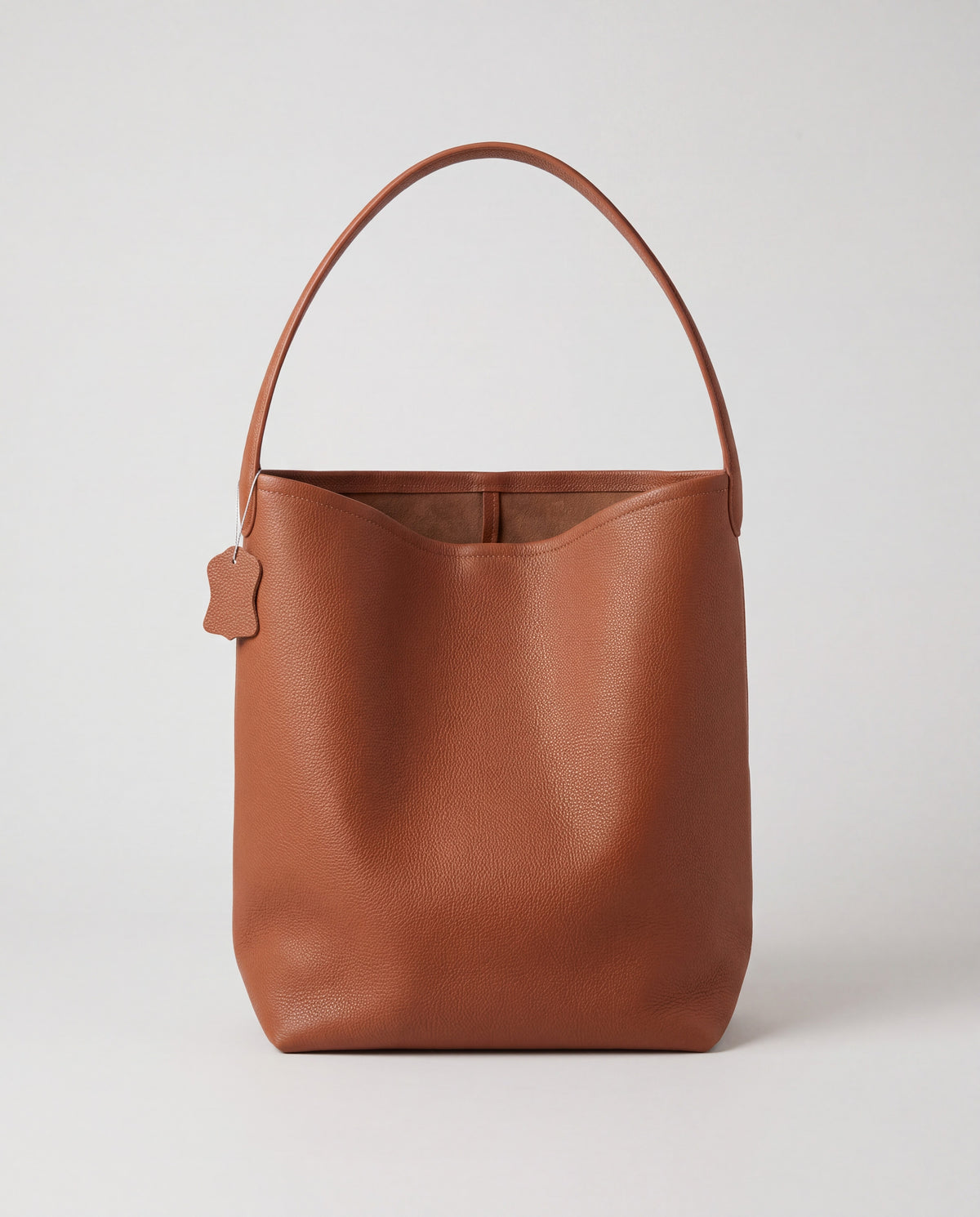 Aria Large bag in Cognac – front view