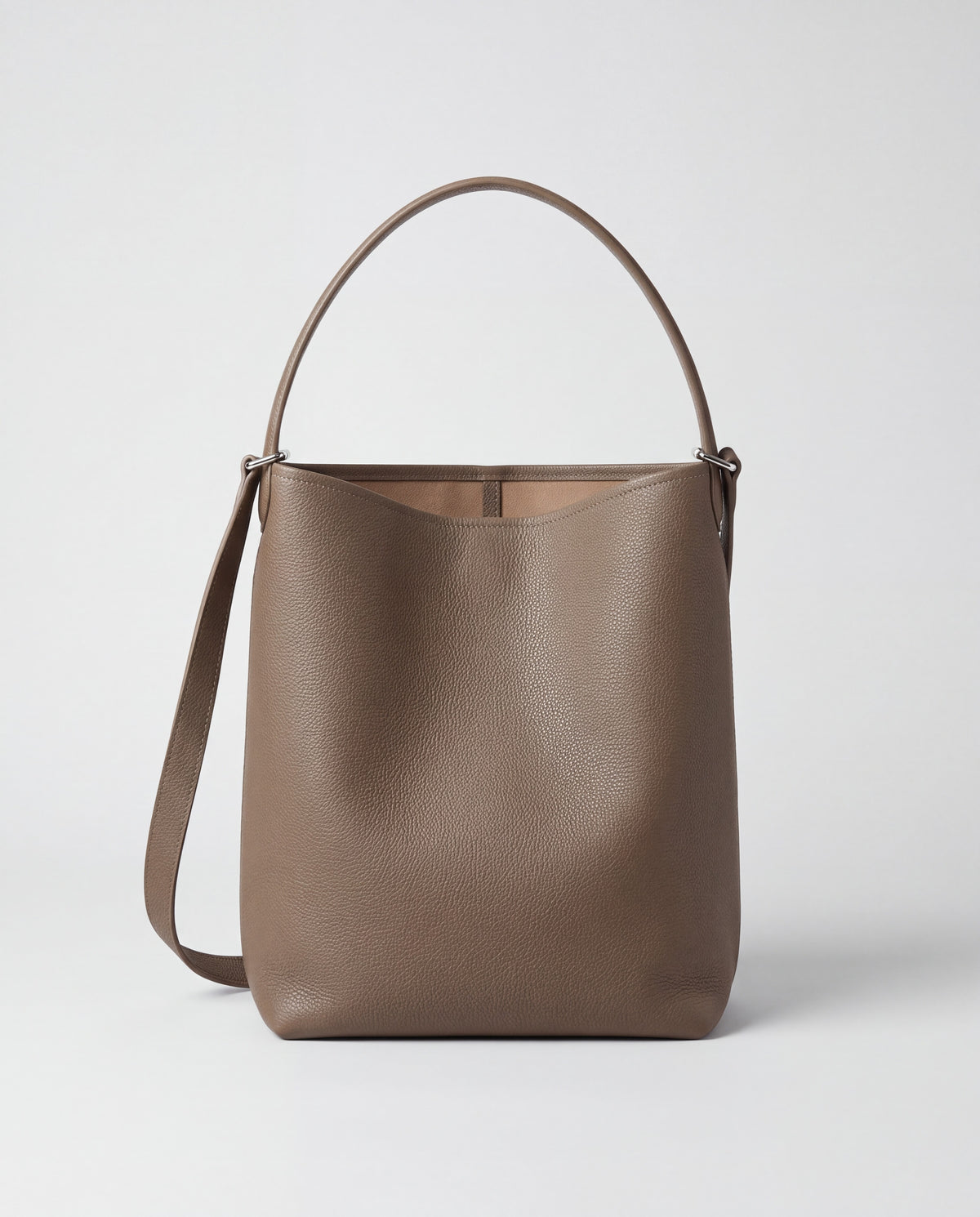 Aria Medium bag in Taupe – front view