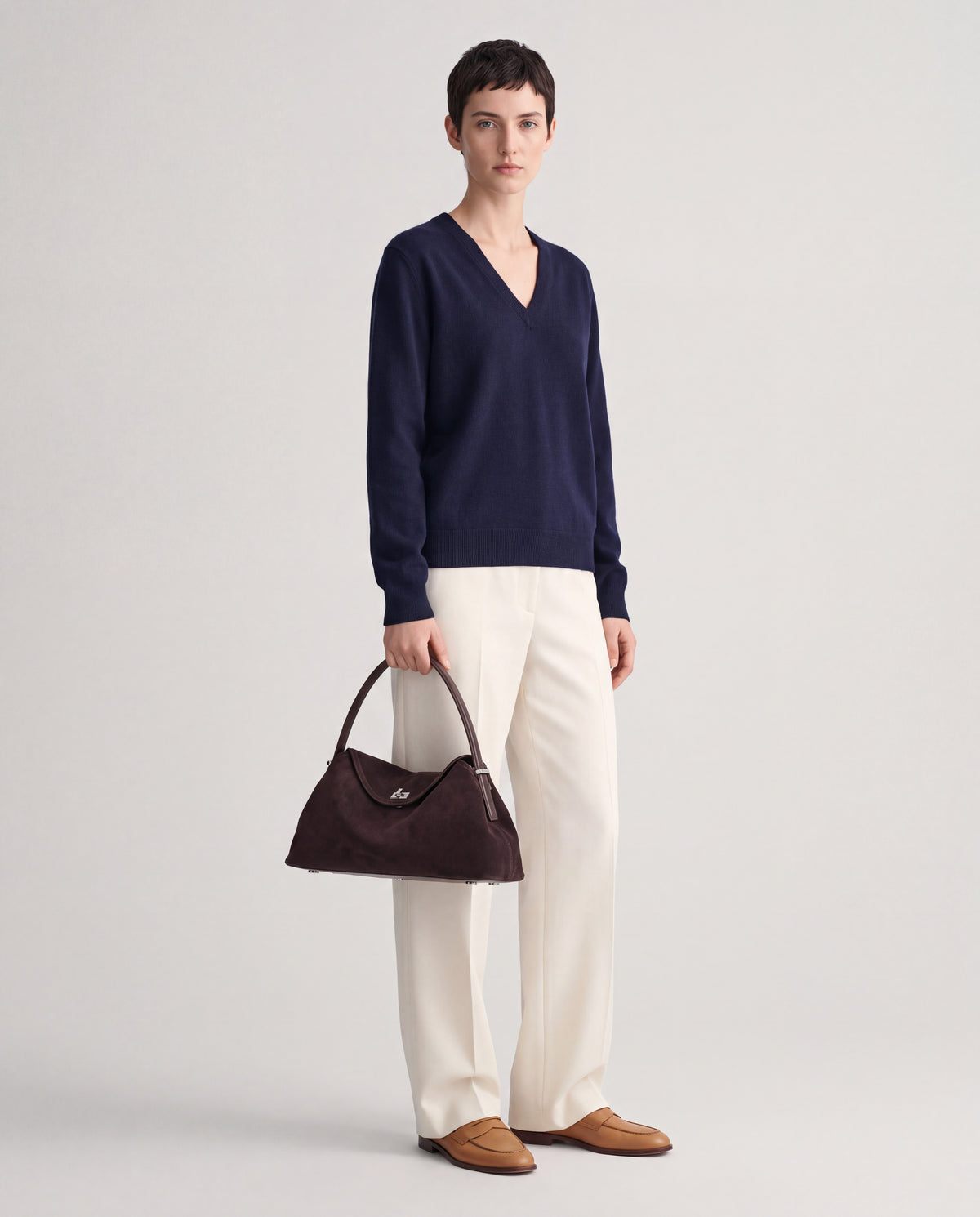 Bowler bag in Espresso – worn by model, full length