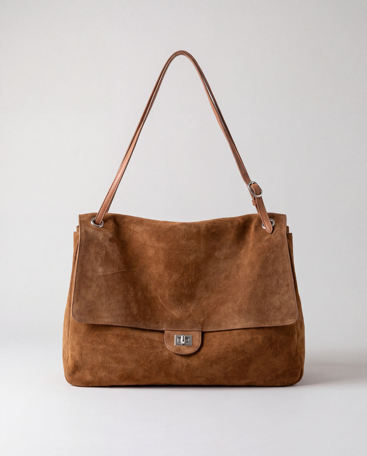 Brio Large bag in Caramel – front view