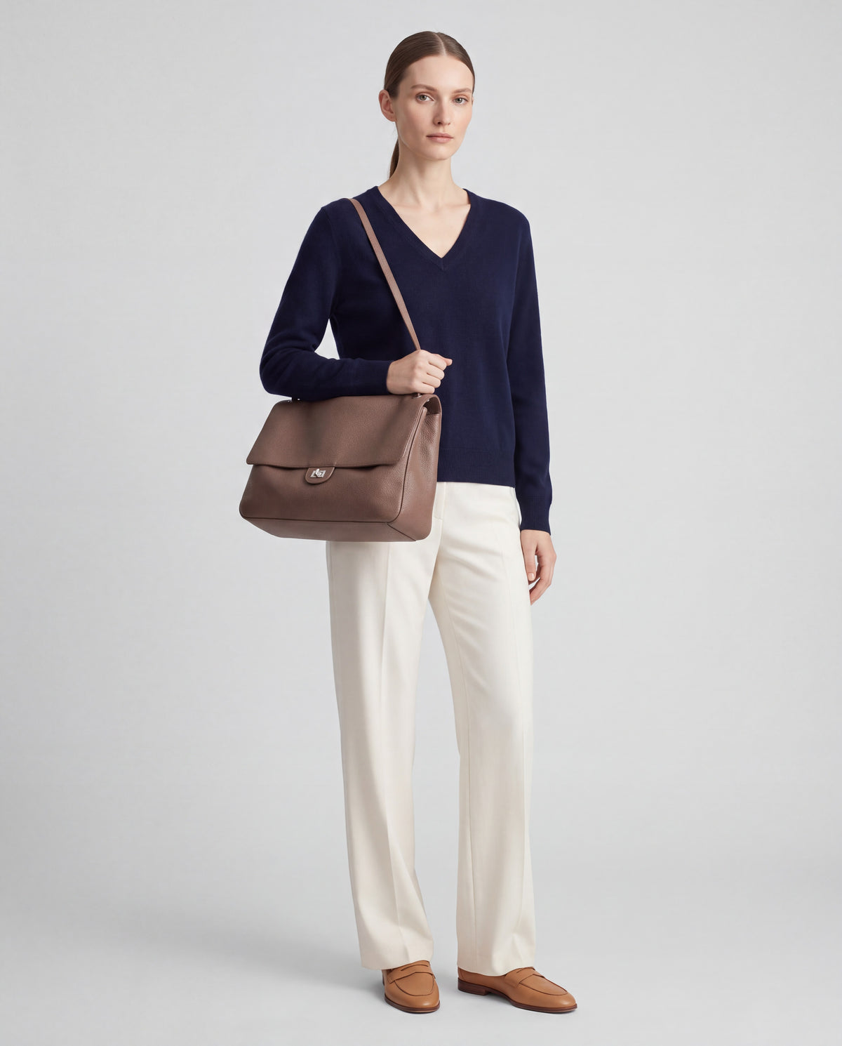 Brio Large bag in Taupe – worn by model, full length