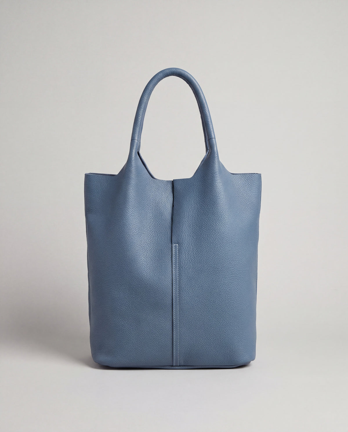 Commute bag in Blue – front view