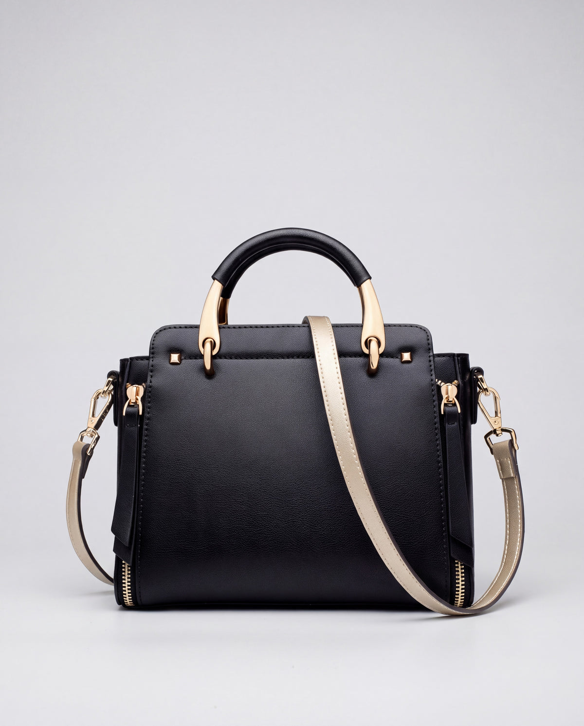Contrast bag in Black – front view