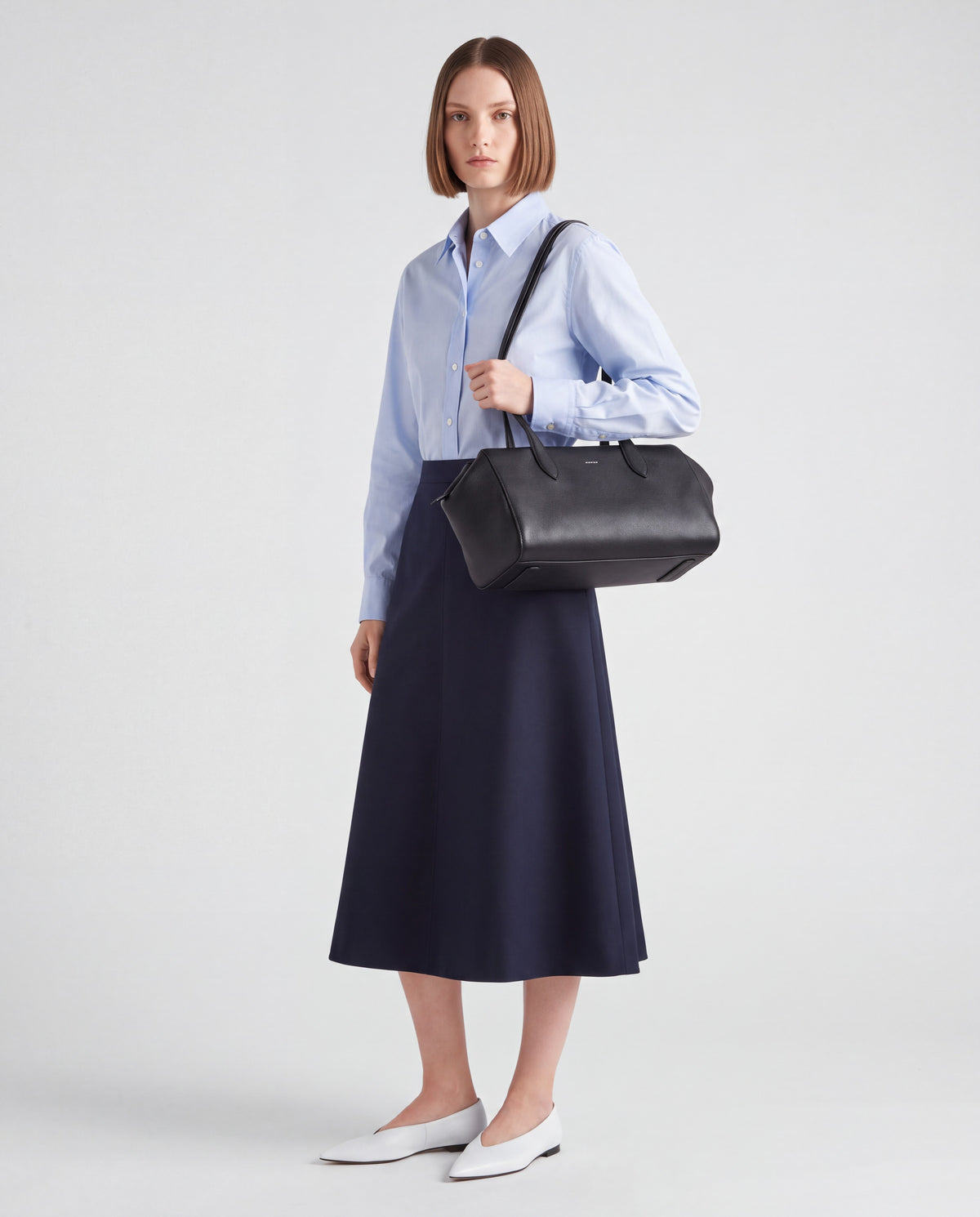 Cortina bag in Black – worn by model, full length