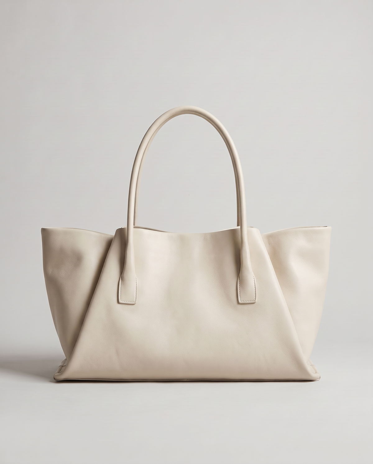 Gaia leather tote in ivory, back view