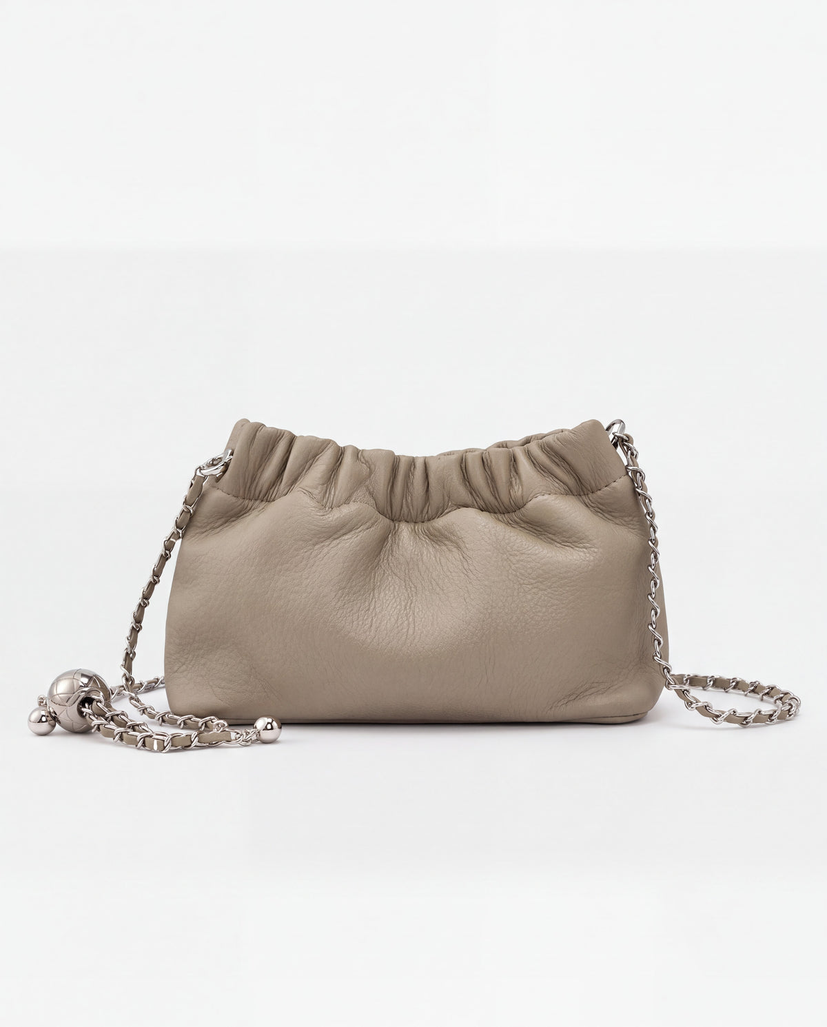 Giro bag in Taupe – front view