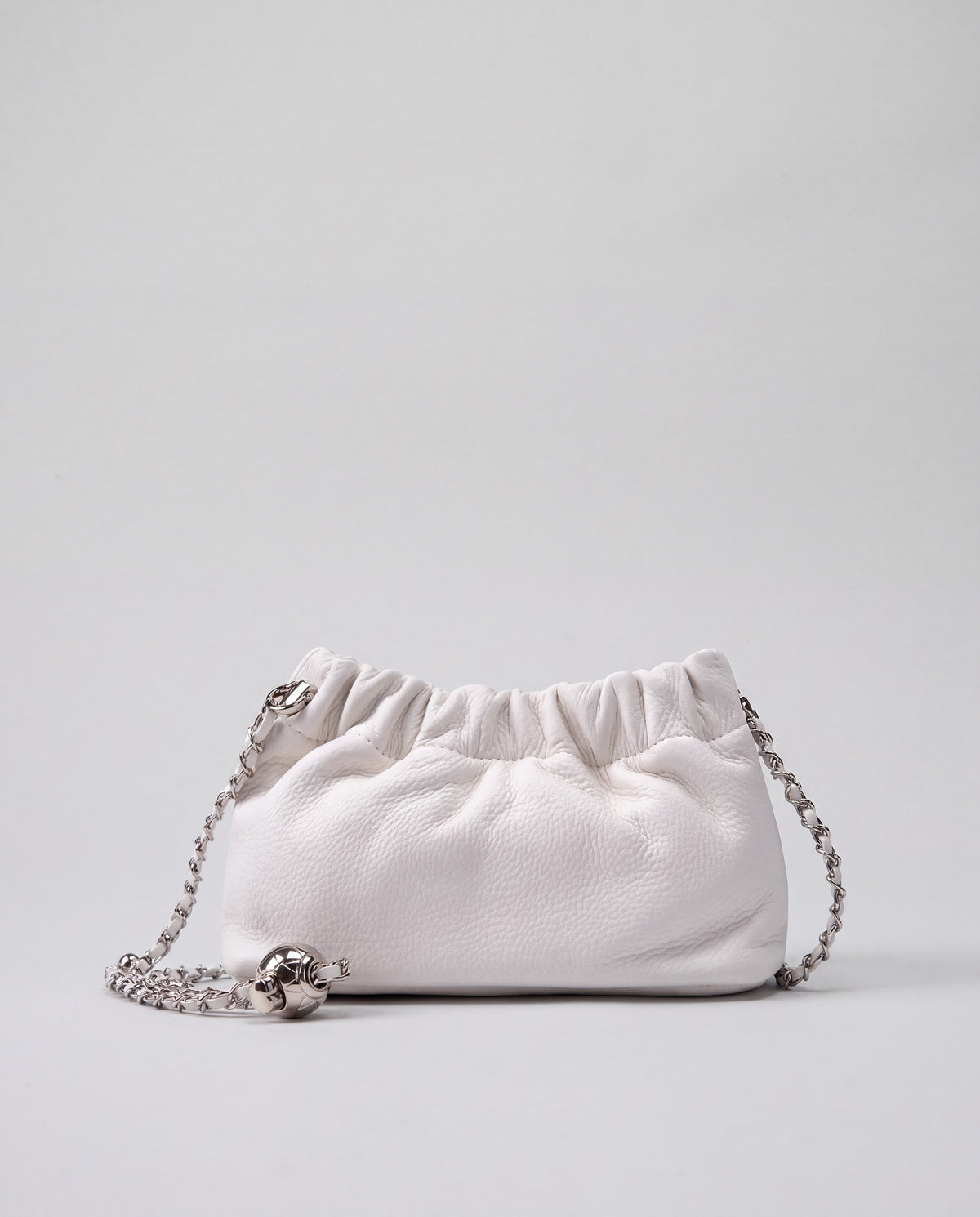 Giro bag in White – front view