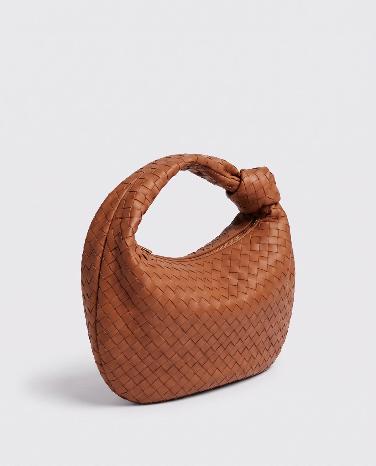 Knot Maxi woven leather shoulder bag in Brown – three-quarter view