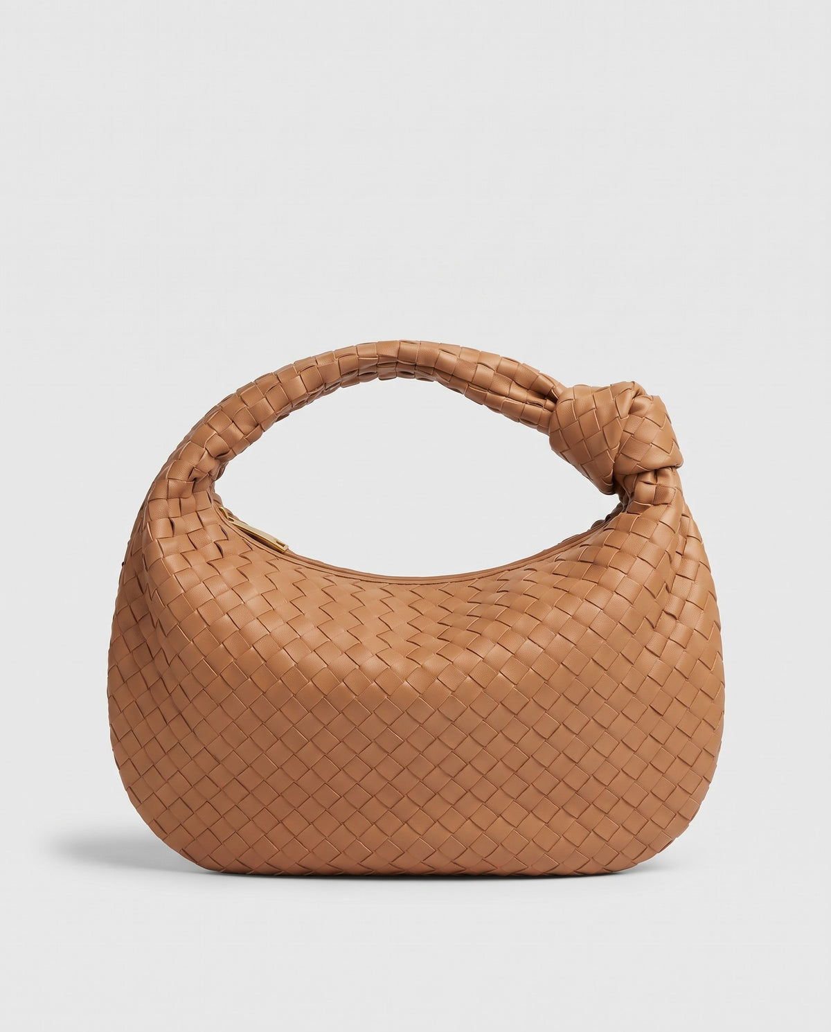 Knot Maxi woven leather shoulder bag in Caramel – front view