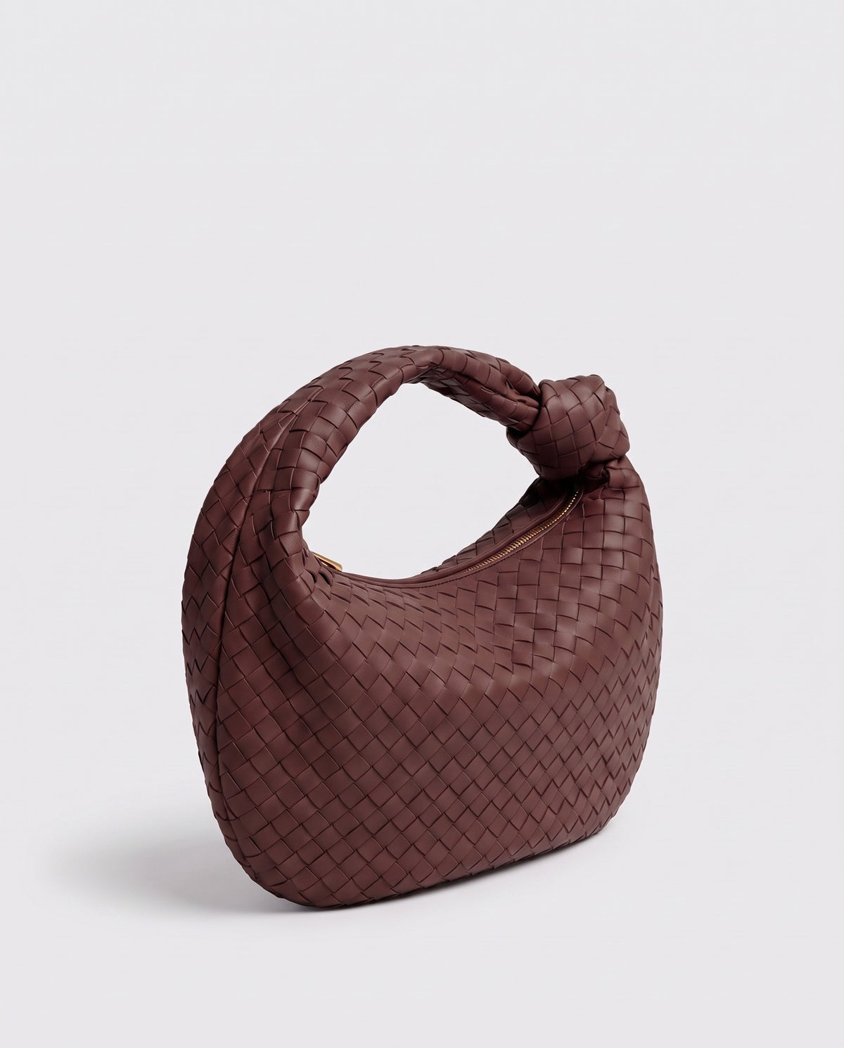 Knot Maxi woven leather shoulder bag in Chestnut – three-quarter view